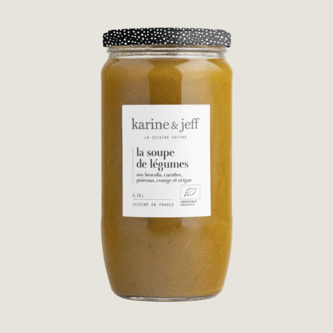 Groentesoep - broccoli, wortelen, prei, pompoen en oregano