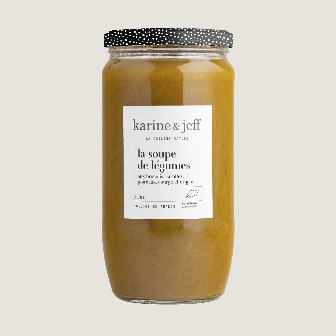 Groentesoep - broccoli, wortelen, prei, pompoen en oregano